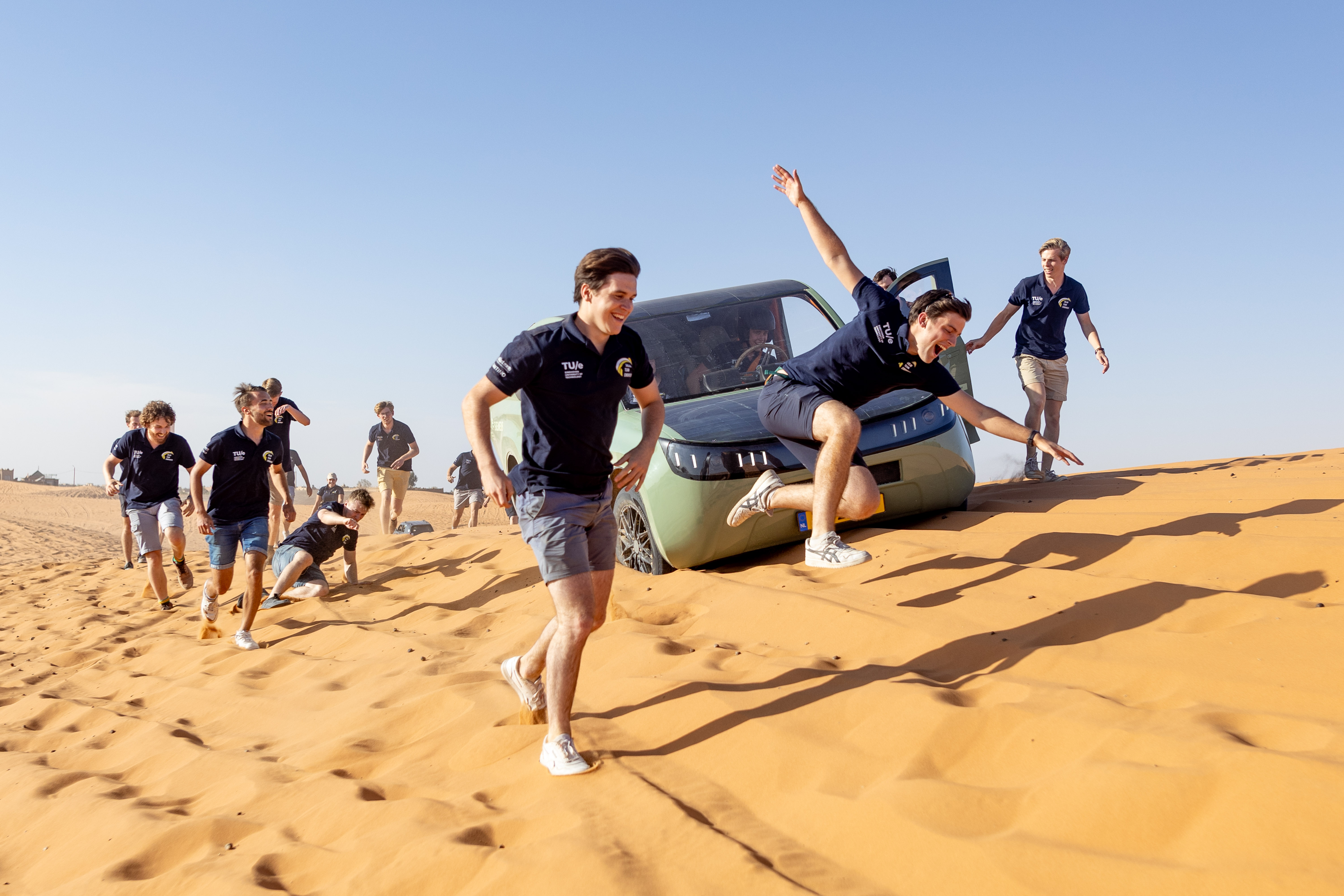 Photo of Stella Terra car and team in Sahara.